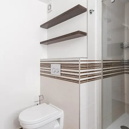 Apartamento Attic Maisonette In Stresovice By Days Praga