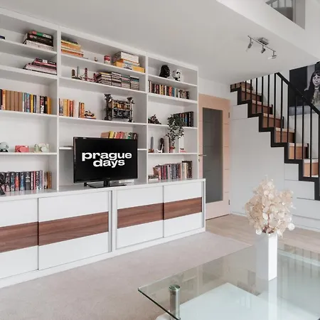 Attic Maisonette In Stresovice By Days Apartamento Praga